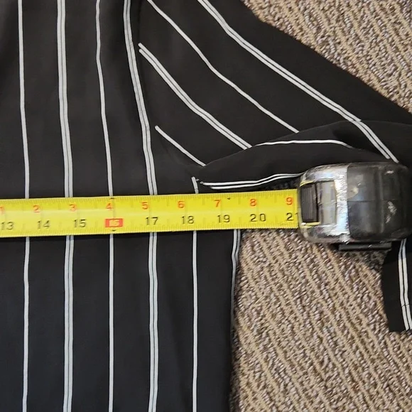 Equipment Femme Aubrey Dress Size Medium - Picture 12 of 17